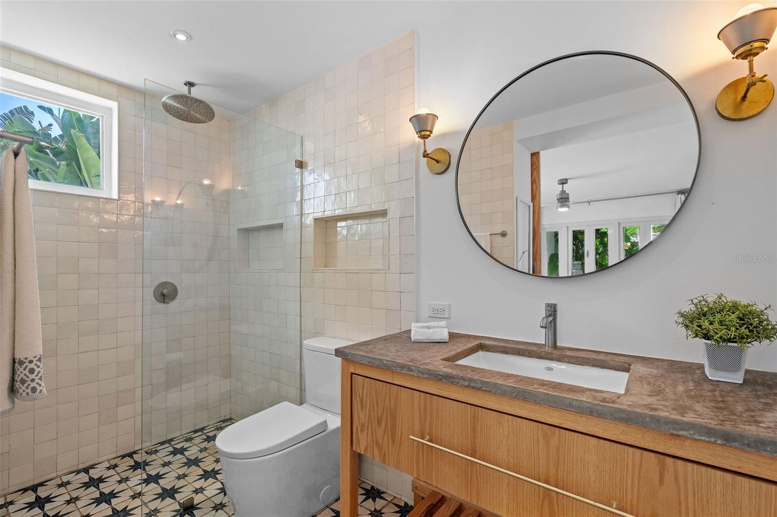 OCEAN PARK - Residential Lease