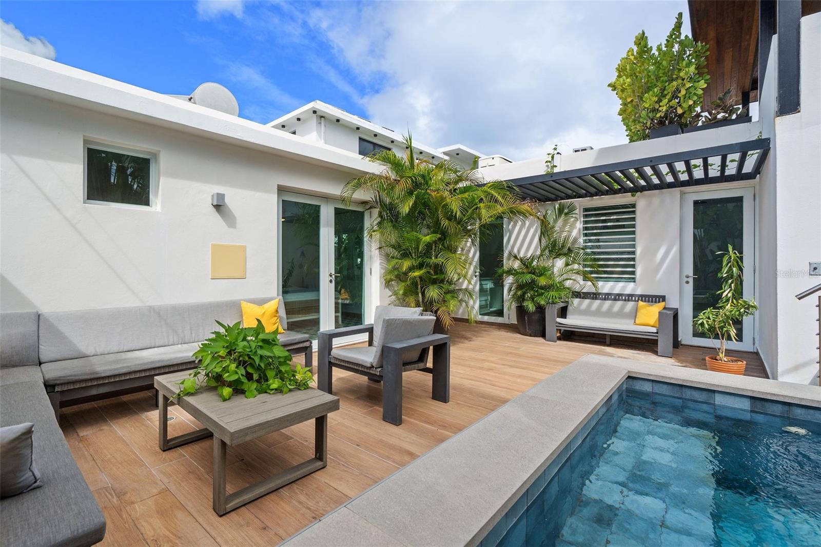 OCEAN PARK - Residential Lease