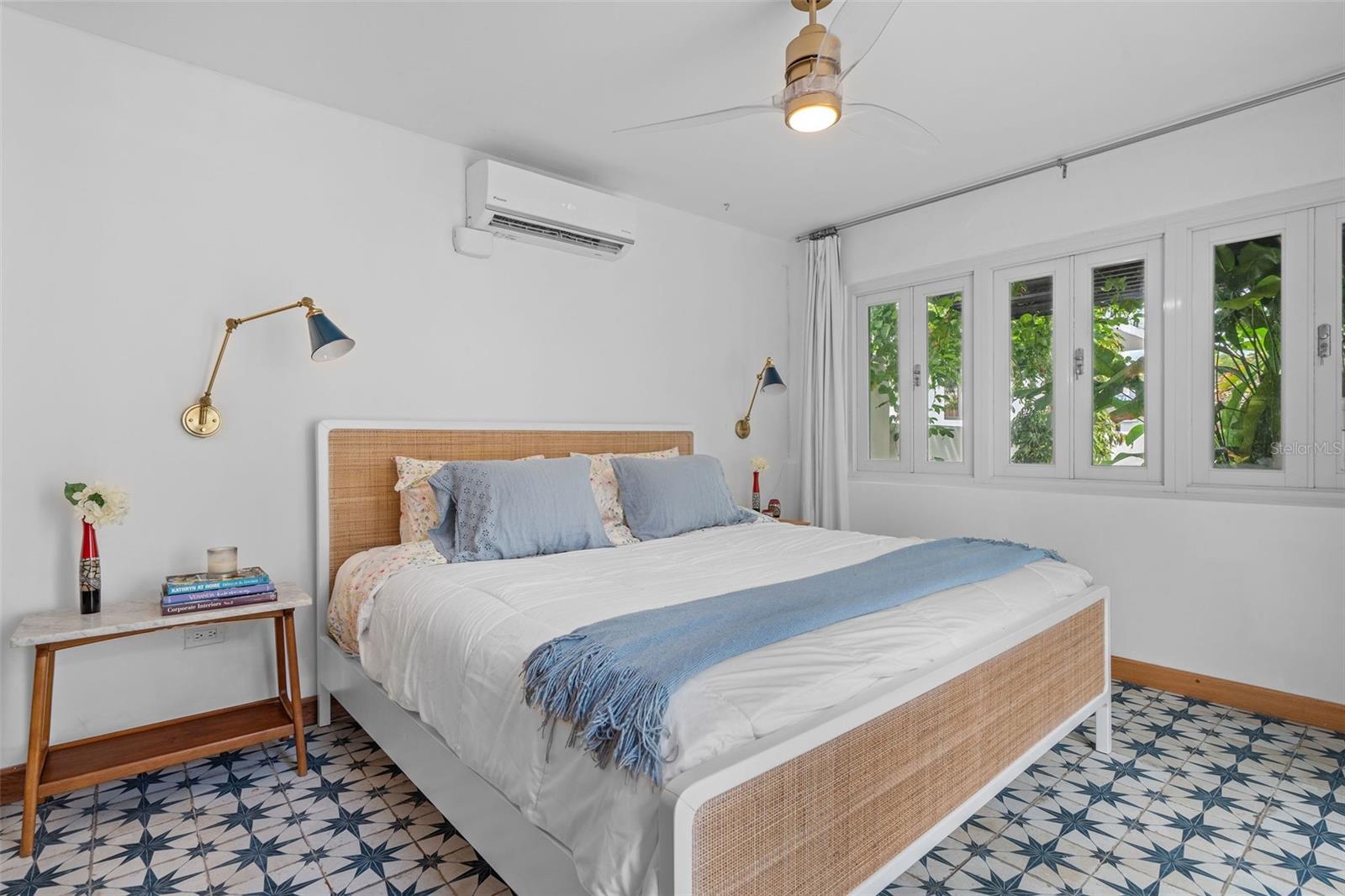 OCEAN PARK - Residential Lease