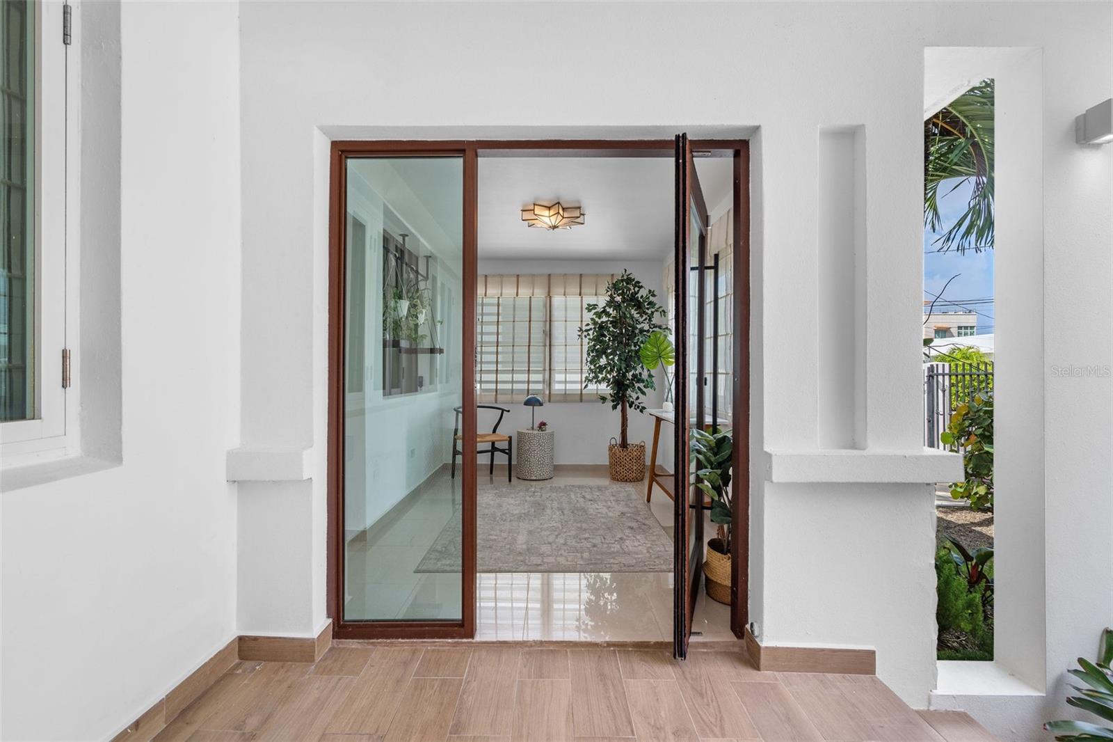 OCEAN PARK - Residential Lease