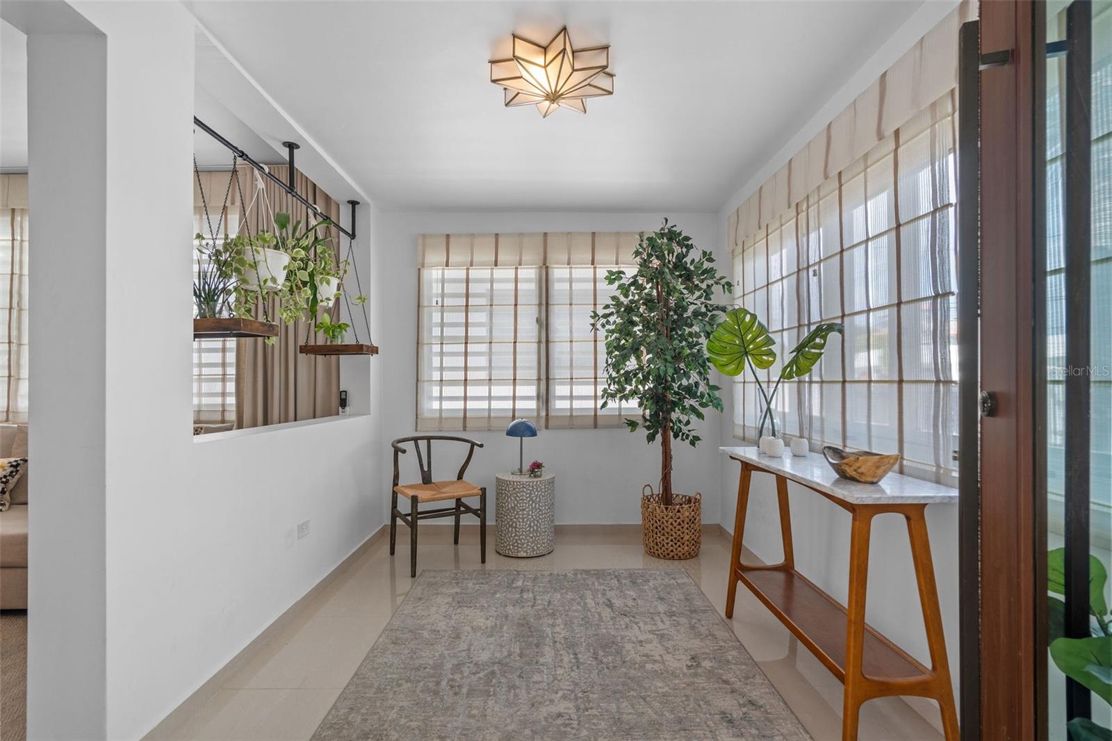 OCEAN PARK - Residential Lease