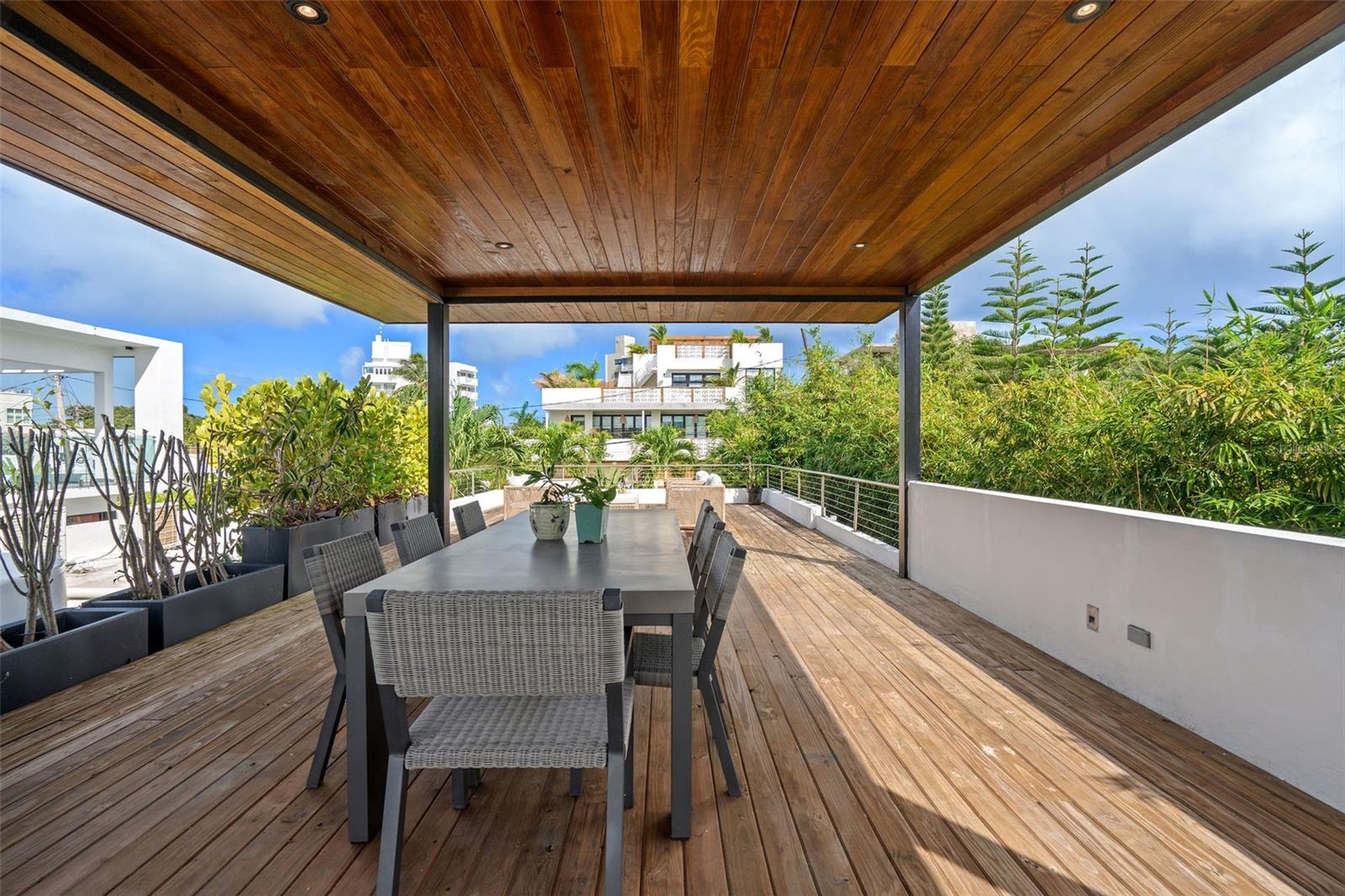 OCEAN PARK - Residential Lease