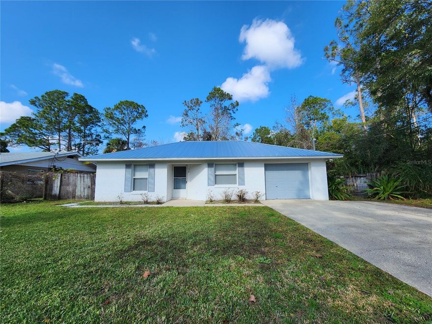 Nicely maintained 3 bedroom 2 bath property located in a quiet, low traffic neighborhood. Convenient to Interstate 95 with quick access to Daytona and Port Orange.