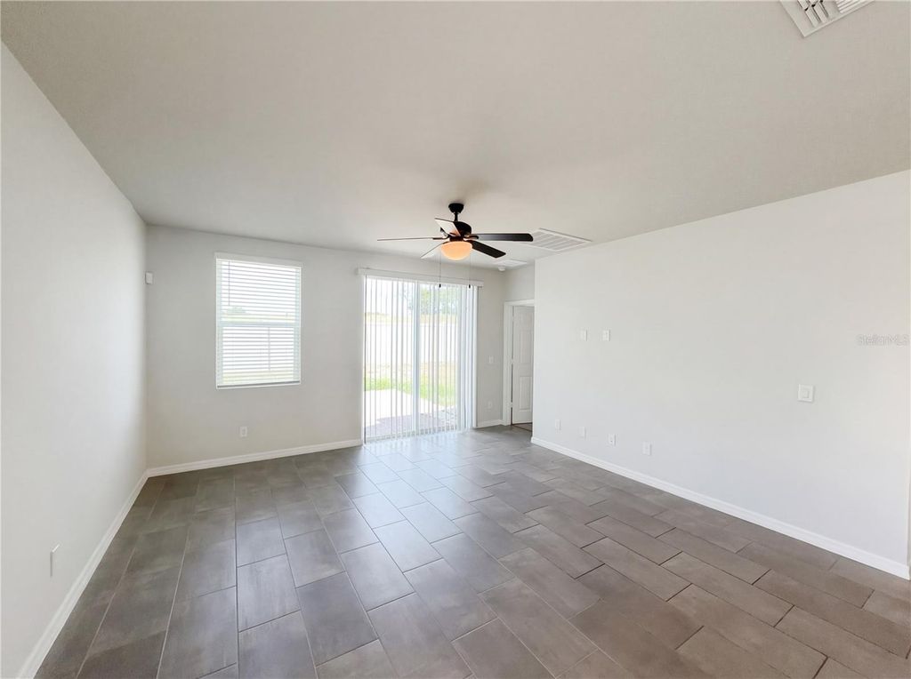 Photo of 3092 Bella Vista Drive, Davenport, FL 33897 (MLS # O6389378)