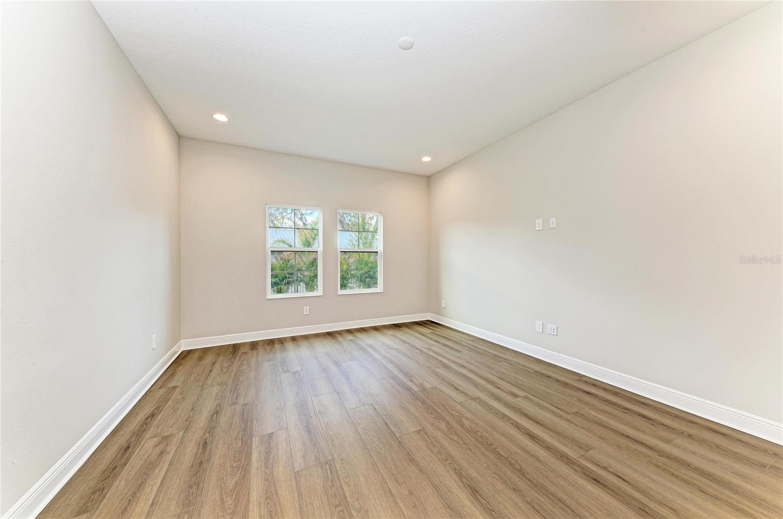 CRESTWOOD ESTATES - Residential