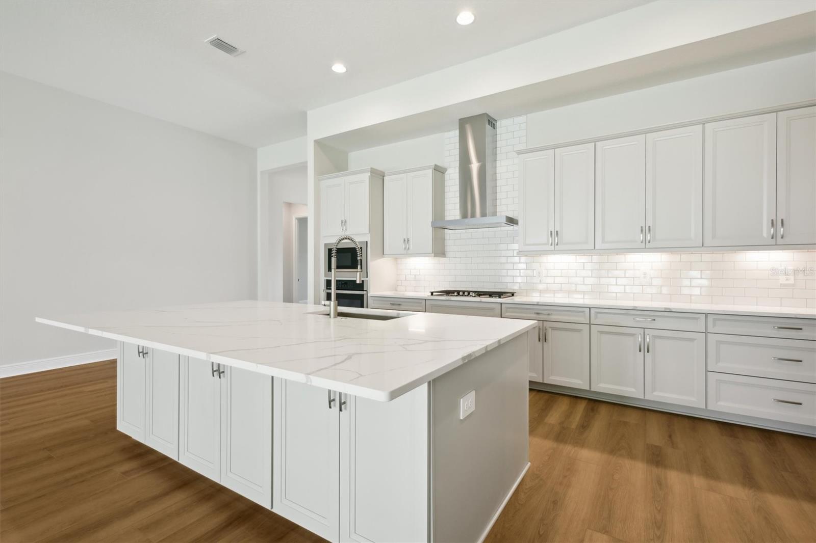 CRESTWOOD ESTATES - Residential