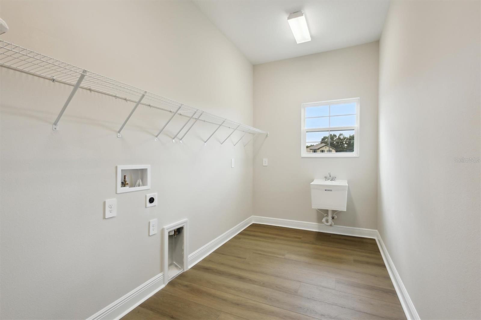 CRESTWOOD ESTATES - Residential