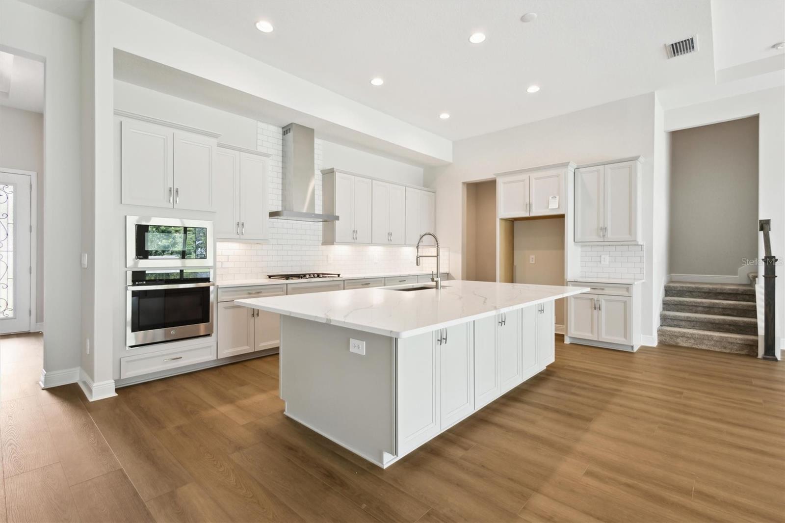CRESTWOOD ESTATES - Residential