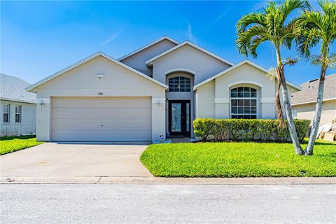 Photo of 215 Elderberry Drive, Davenport, FL 33897 (MLS # O6287168) Photo of 215 Elderberry Drive, Davenport, FL 33897 (MLS # O6287168)