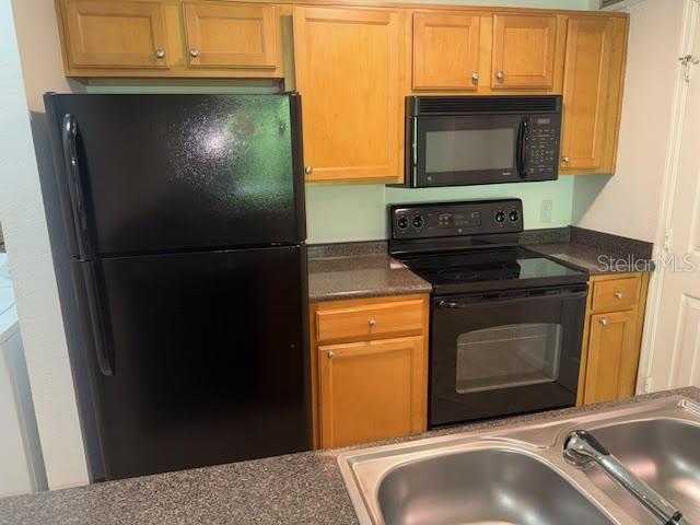 LAKEWOOD PARK - Residential Lease