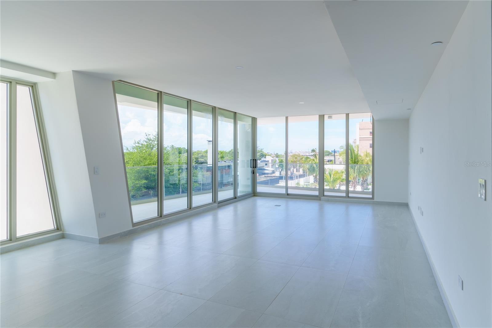 LE PARC - Residential Lease