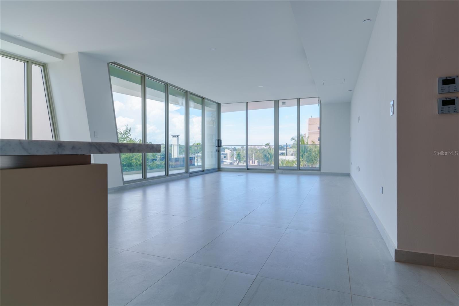 LE PARC - Residential Lease