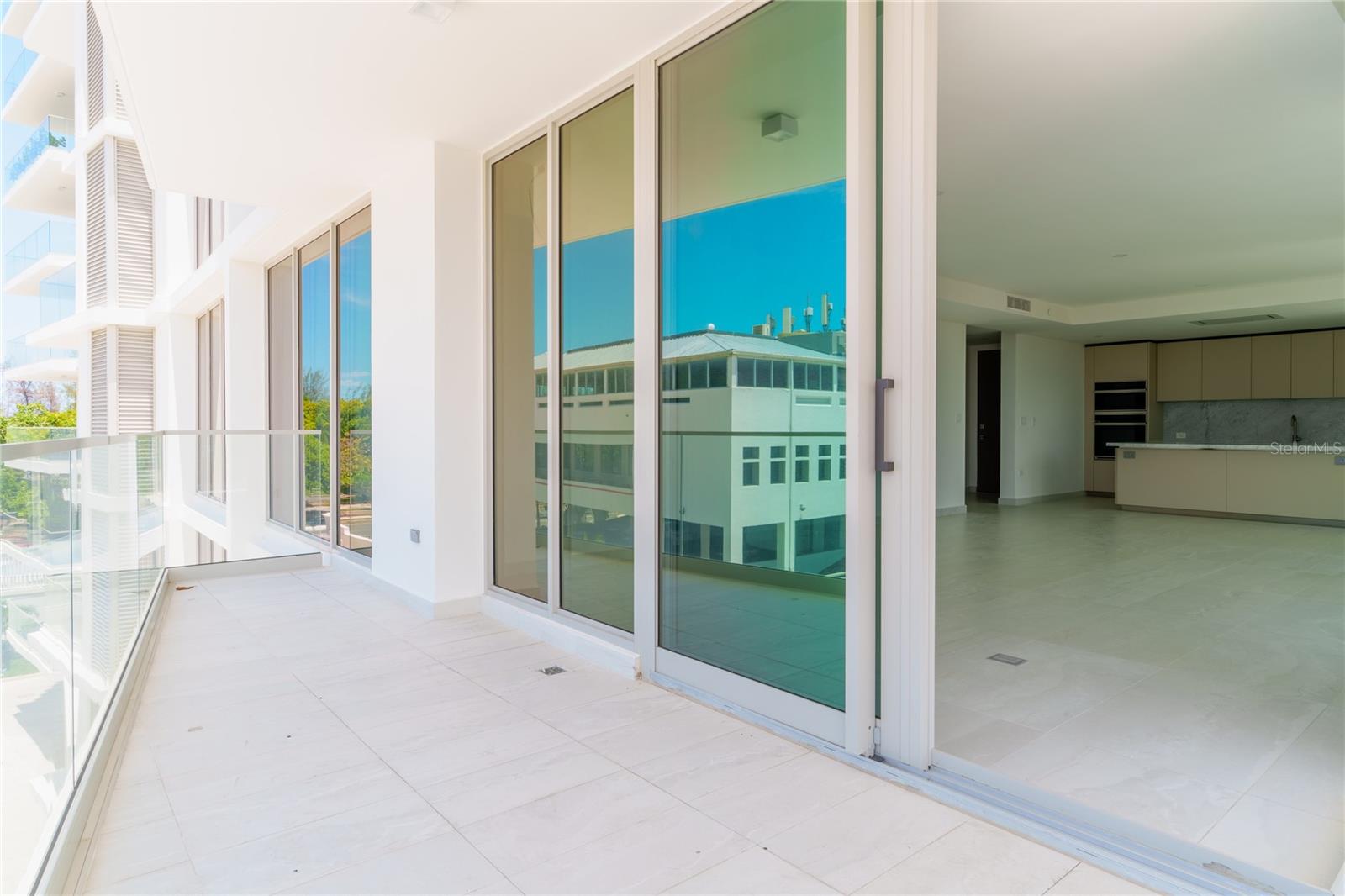 LE PARC - Residential Lease