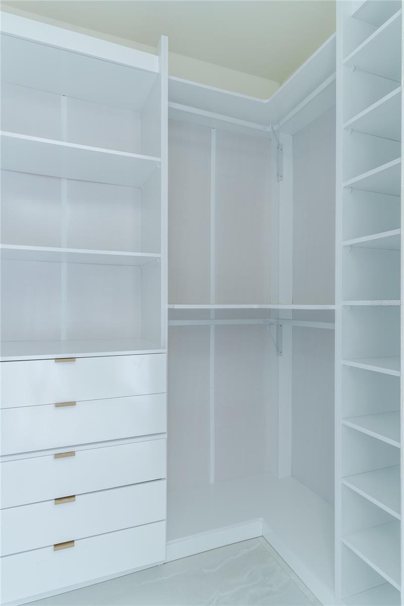 LE PARC - Residential Lease