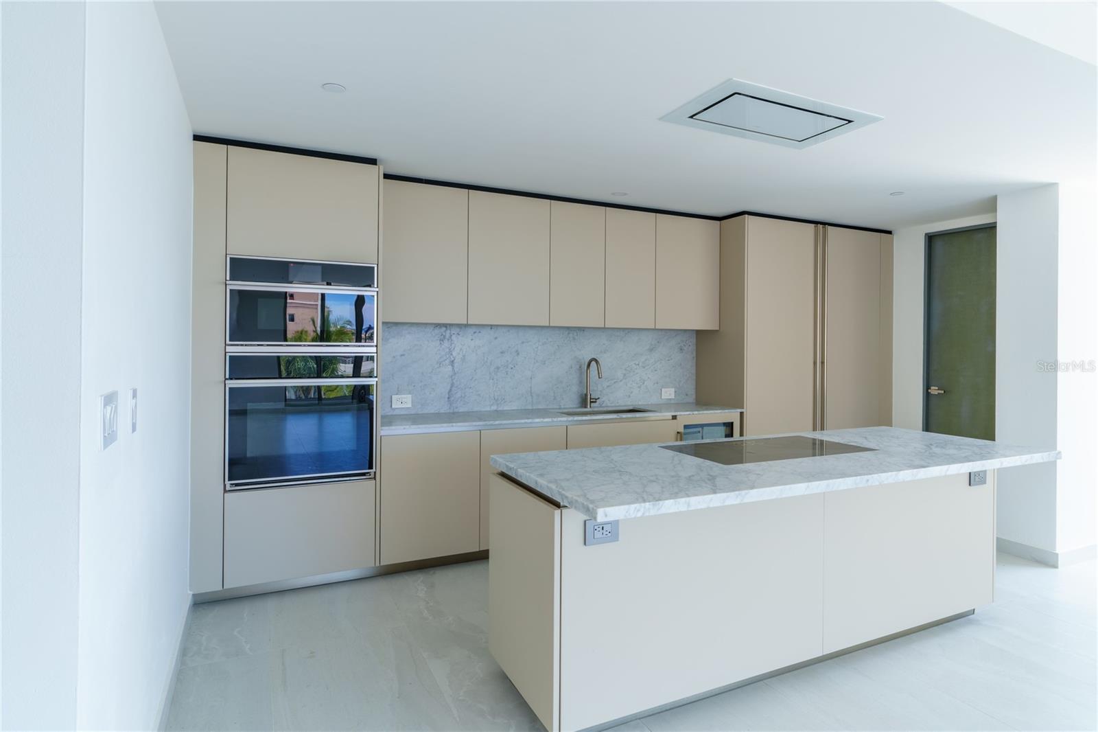 LE PARC - Residential Lease