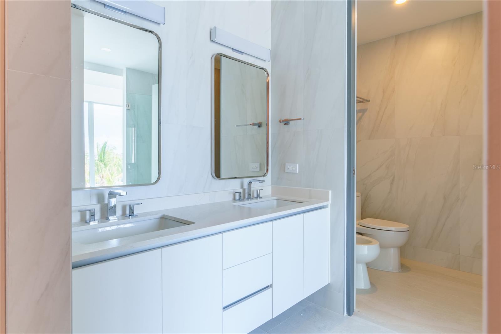 LE PARC - Residential Lease