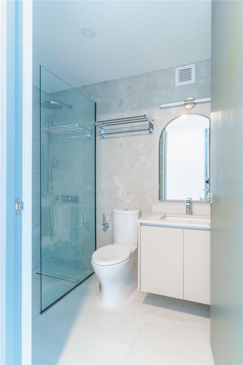 LE PARC - Residential Lease