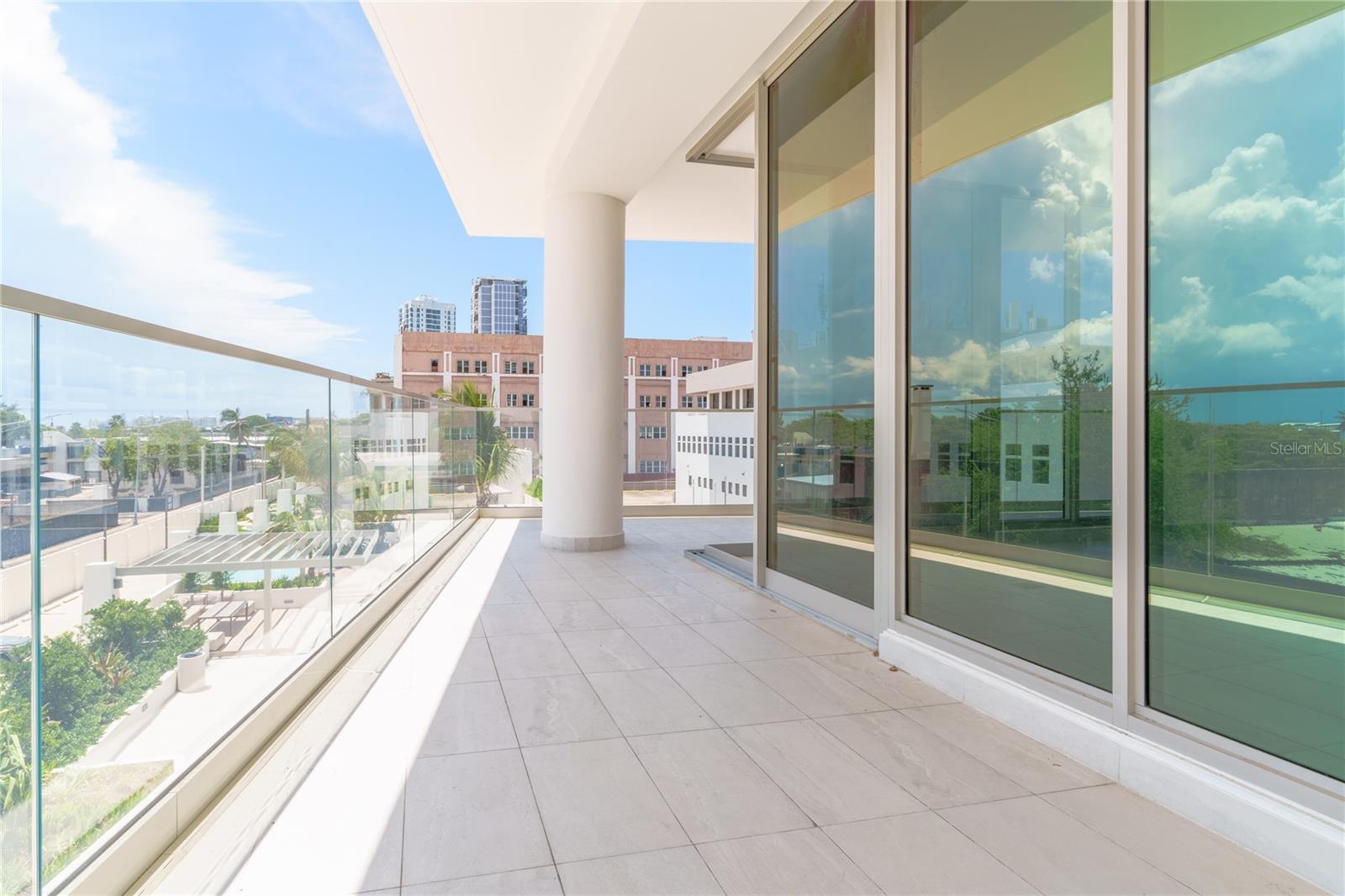 LE PARC - Residential Lease