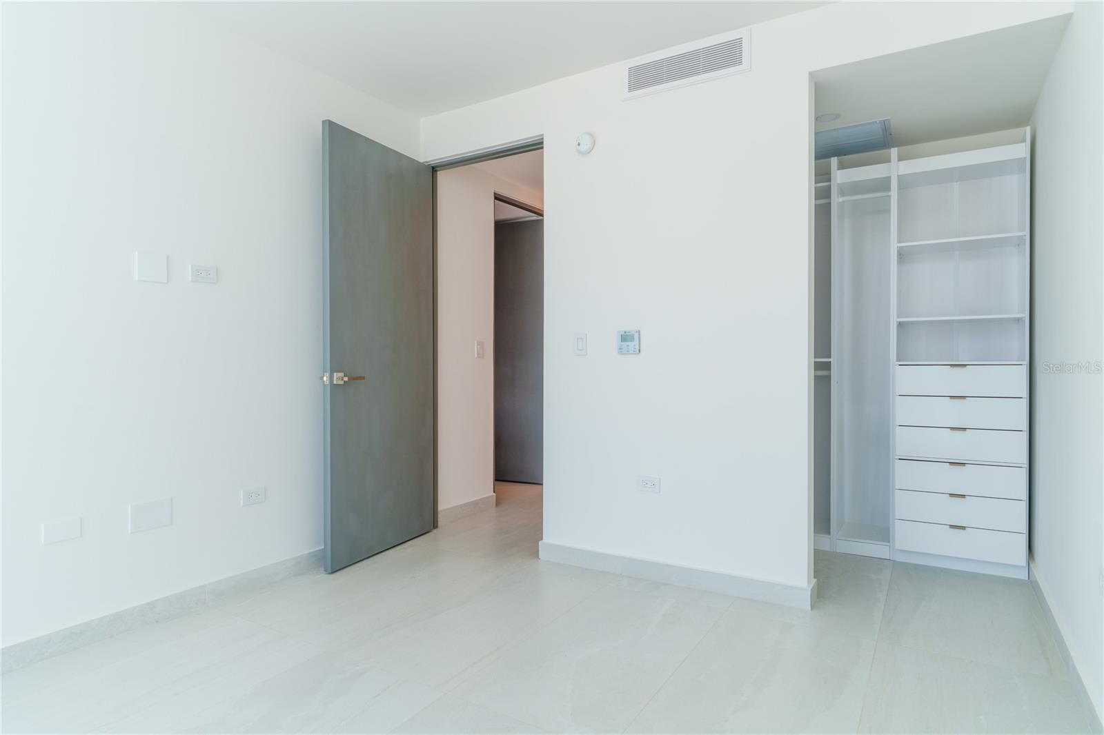 LE PARC - Residential Lease