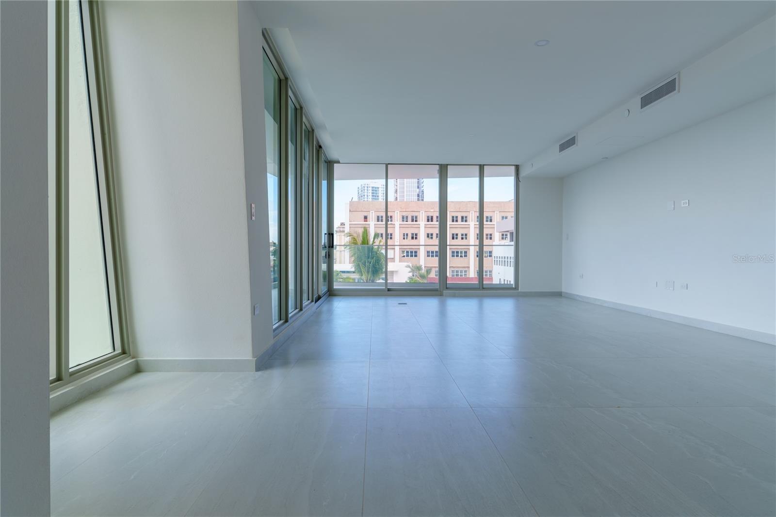 LE PARC - Residential Lease