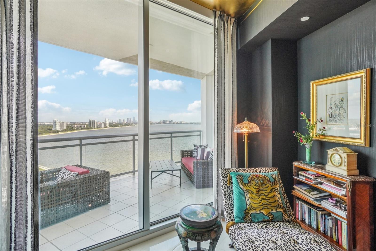 VIRAGE BAYSHORE - Residential