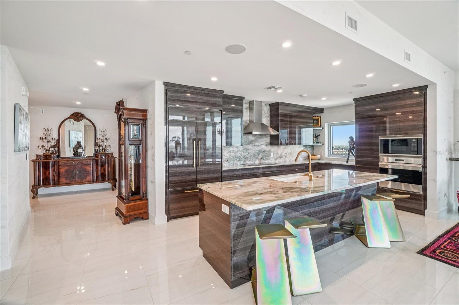 VIRAGE BAYSHORE - Residential