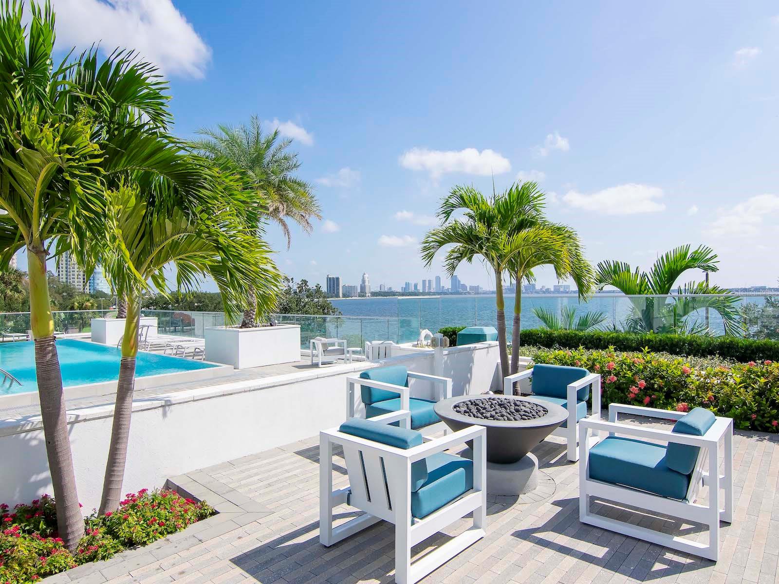 VIRAGE BAYSHORE - Residential