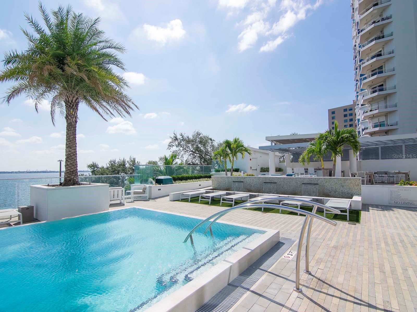 VIRAGE BAYSHORE - Residential