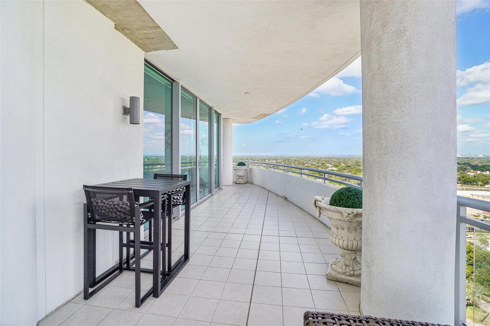 VIRAGE BAYSHORE - Residential