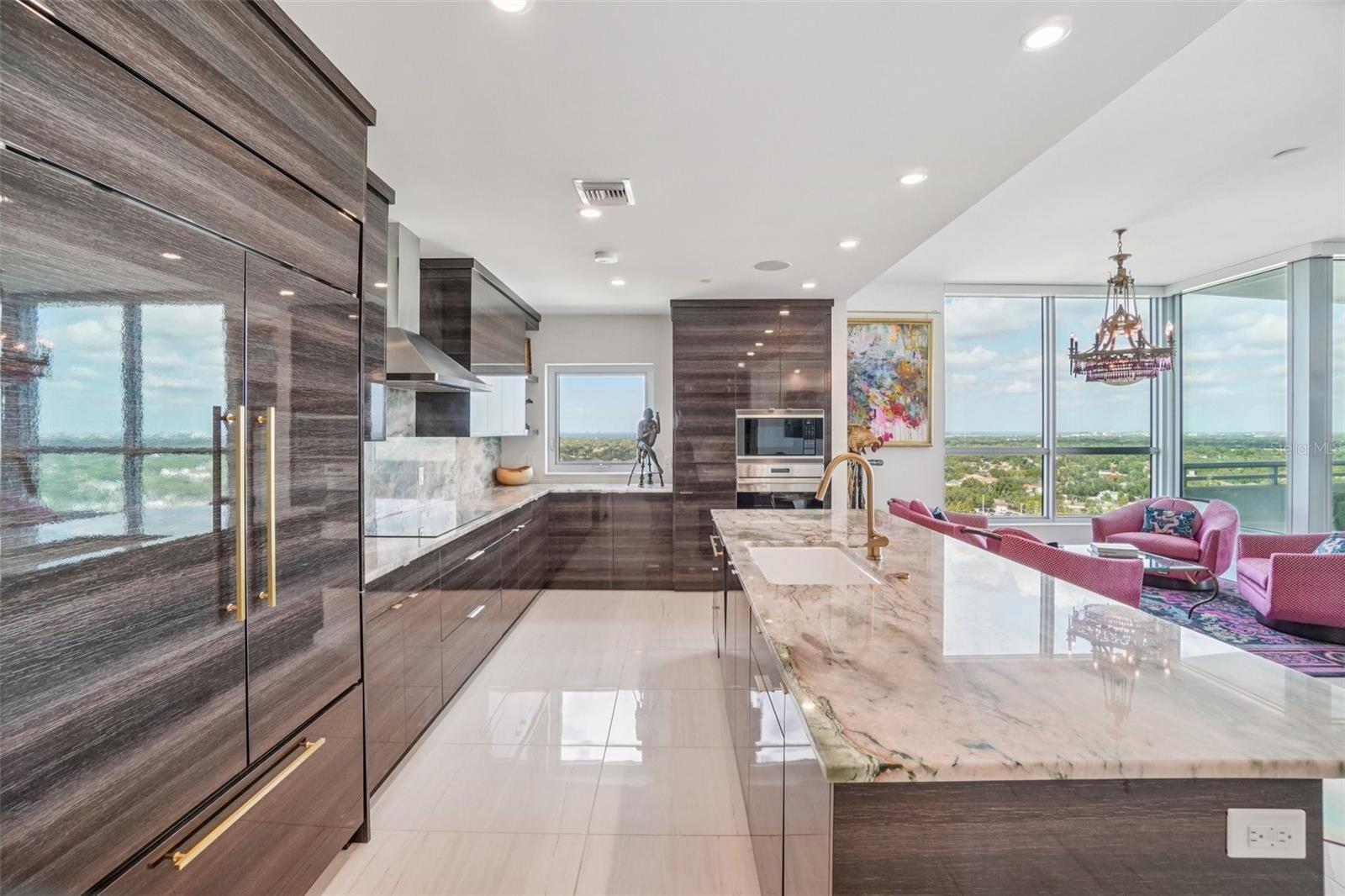 VIRAGE BAYSHORE - Residential