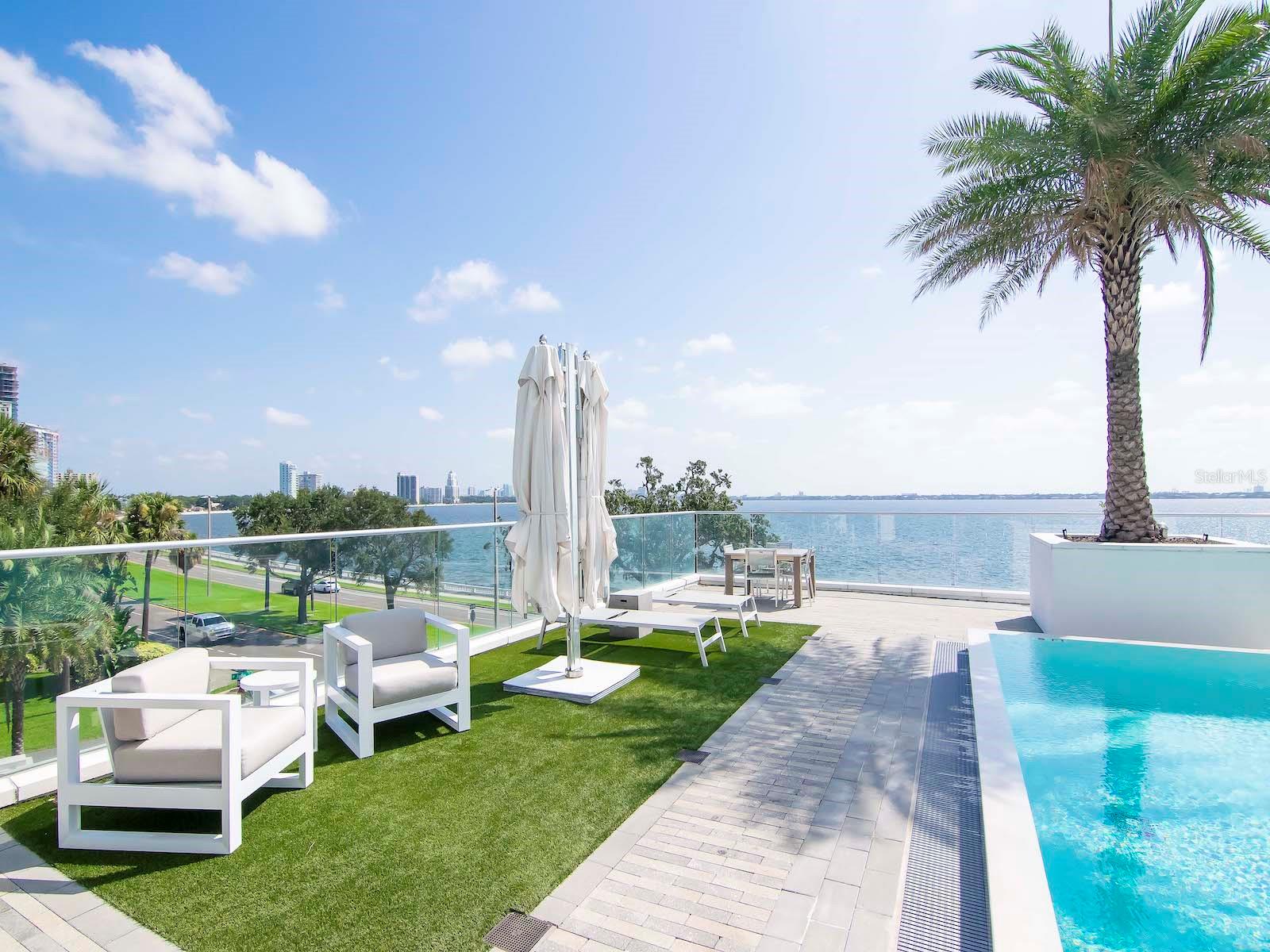 VIRAGE BAYSHORE - Residential
