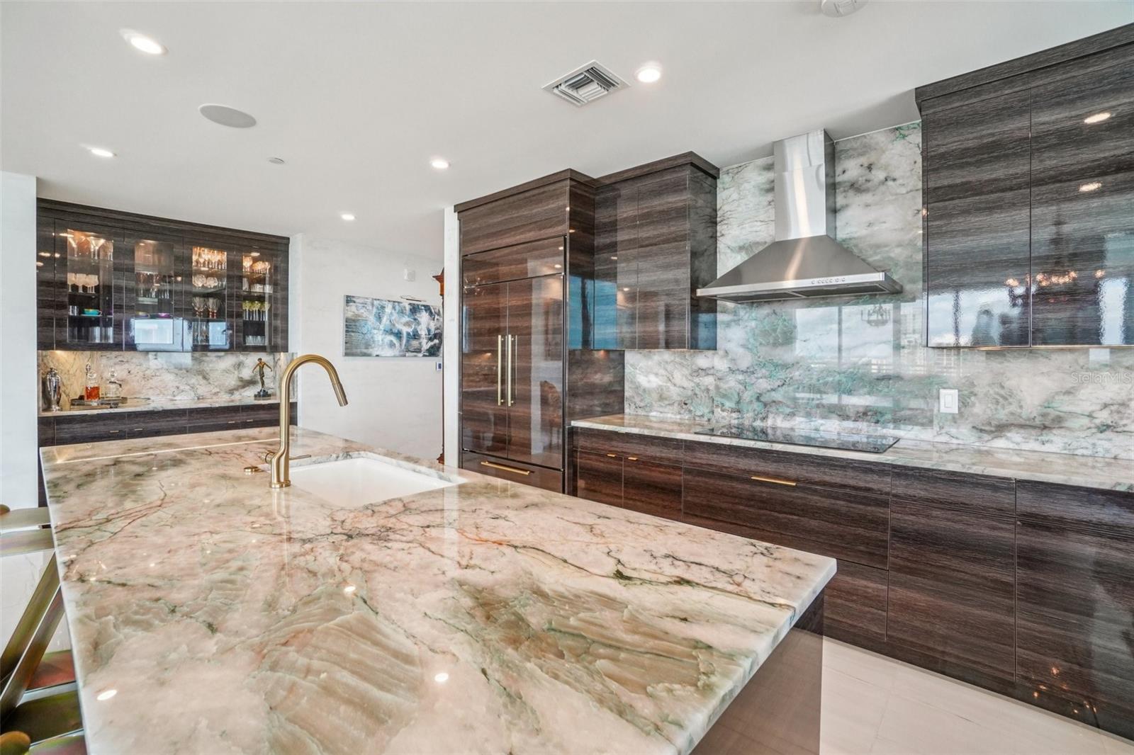 VIRAGE BAYSHORE - Residential