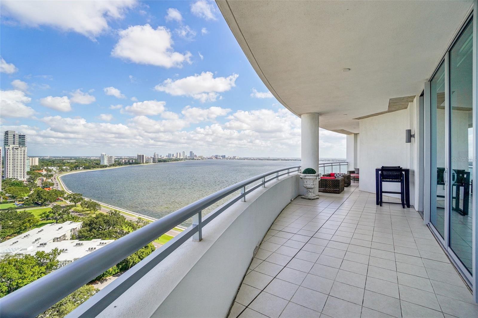 VIRAGE BAYSHORE - Residential