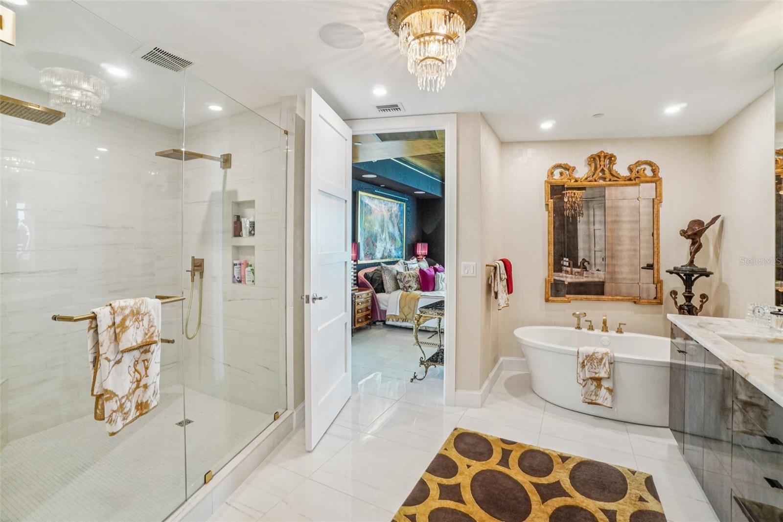 VIRAGE BAYSHORE - Residential