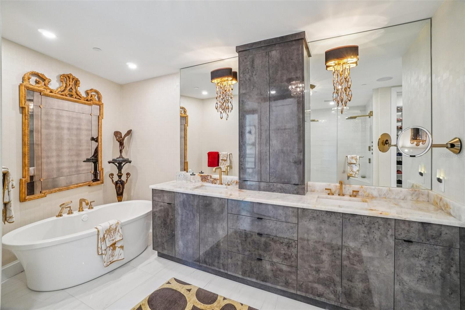 VIRAGE BAYSHORE - Residential