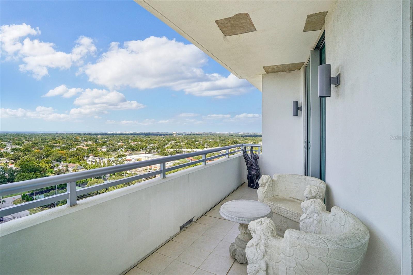 VIRAGE BAYSHORE - Residential