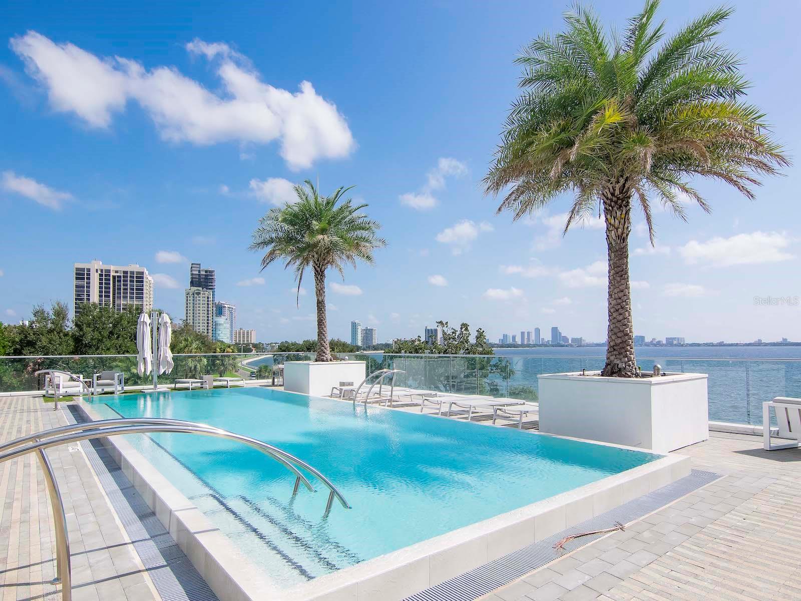 VIRAGE BAYSHORE - Residential
