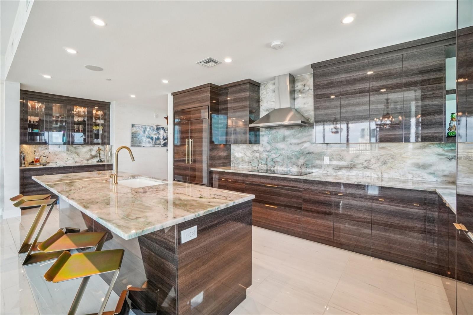 VIRAGE BAYSHORE - Residential