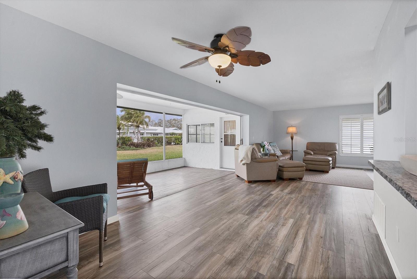 VILLAGE GREEN OF BRADENTON SEC 8 - Residential