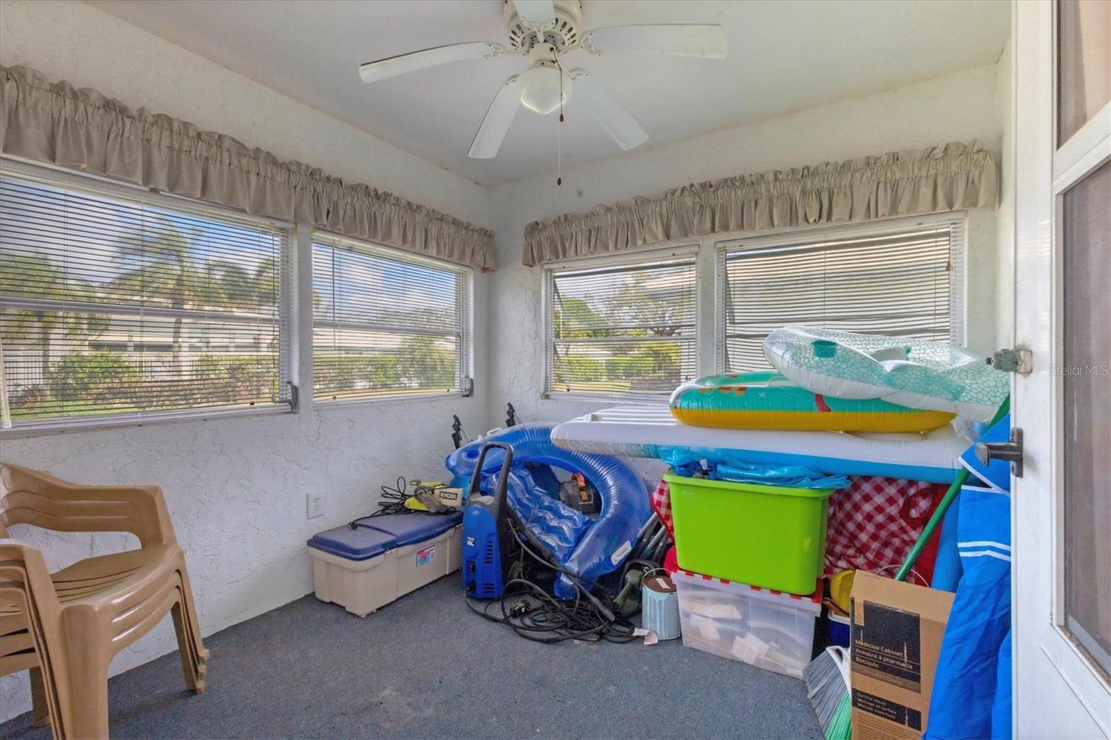 VILLAGE GREEN OF BRADENTON SEC 8 - Residential