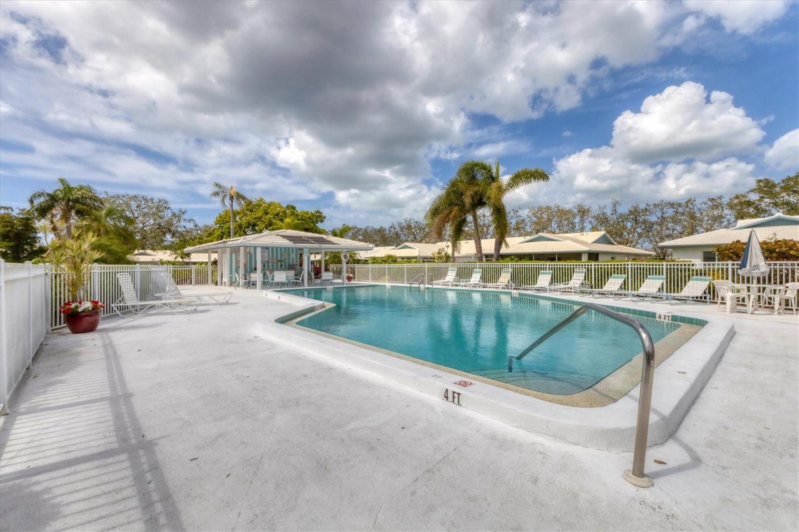 VILLAGE GREEN OF BRADENTON SEC 8 - Residential