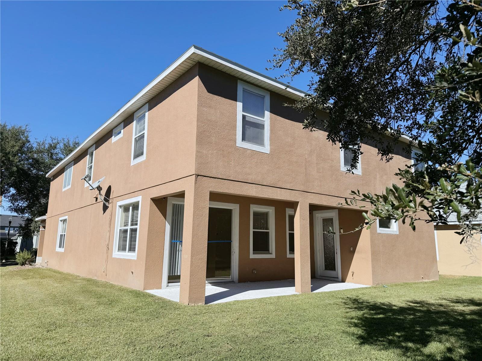 SUMMERPORT PHASE 1 - Residential Lease