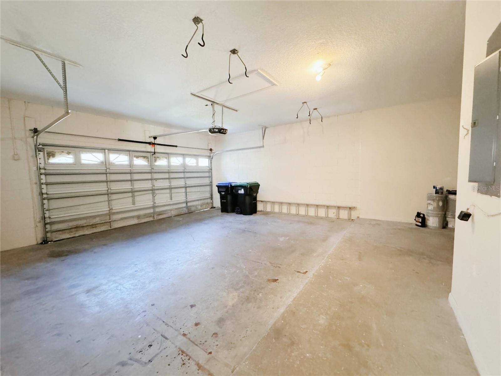 SUMMERPORT PHASE 1 - Residential Lease