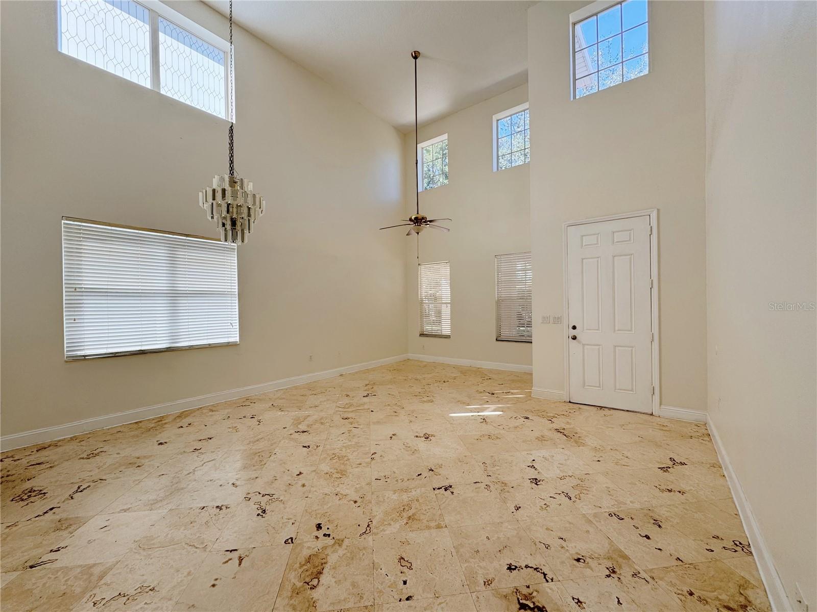 SUMMERPORT PHASE 1 - Residential Lease