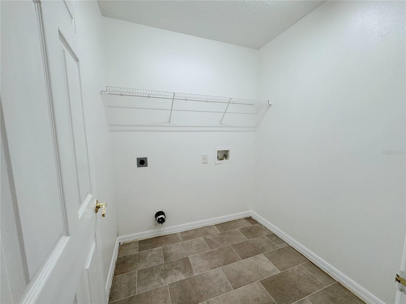 SUMMERPORT PHASE 1 - Residential Lease