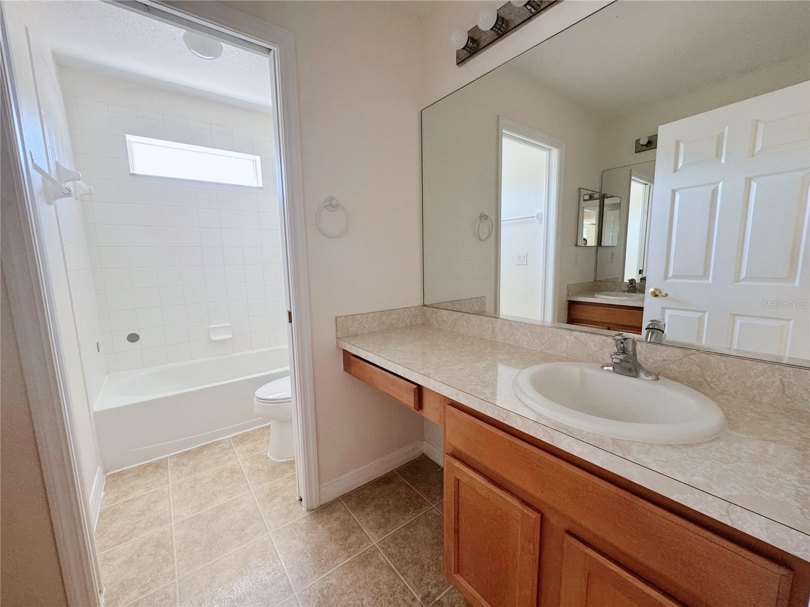 SUMMERPORT PHASE 1 - Residential Lease