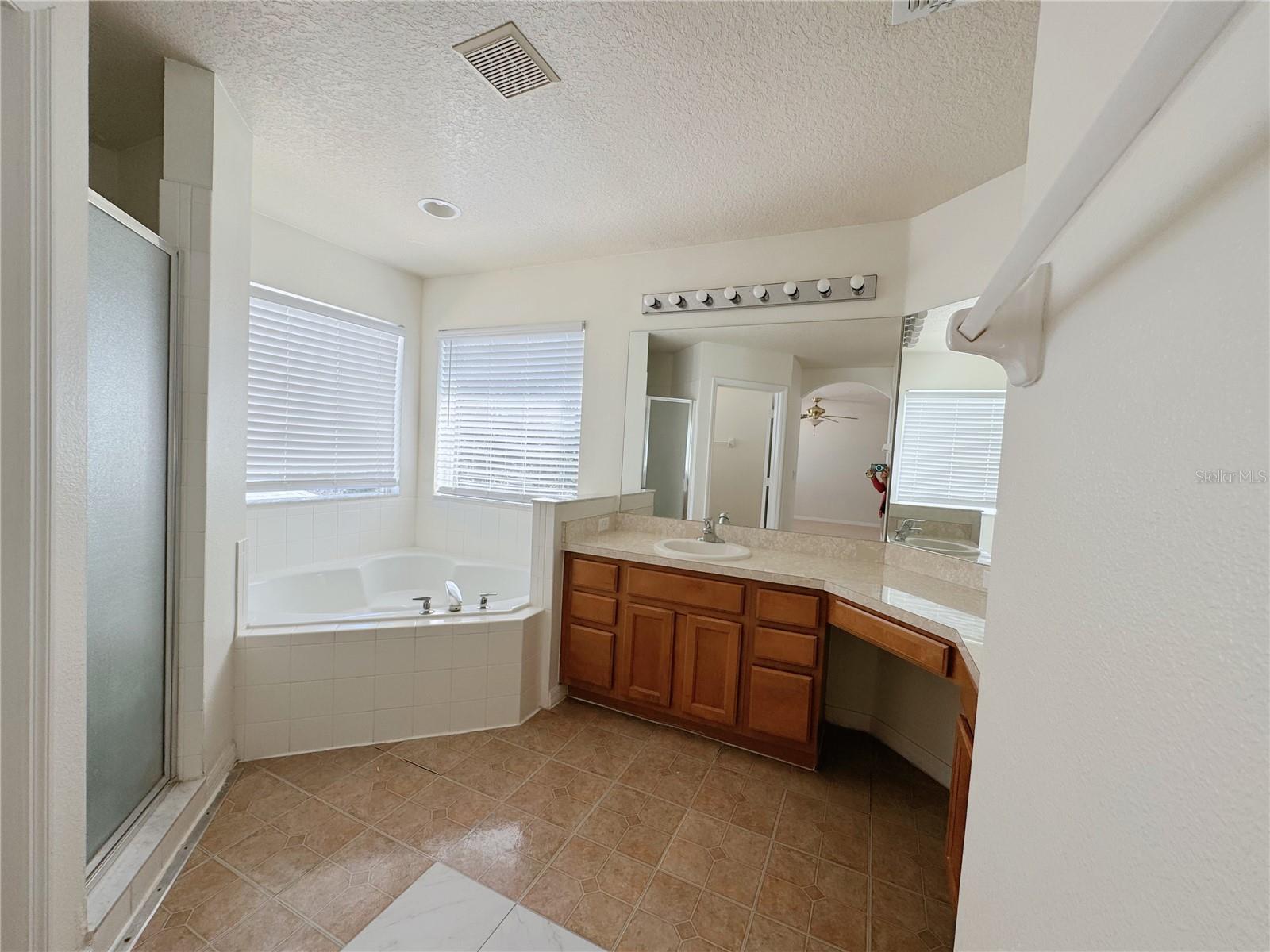 SUMMERPORT PHASE 1 - Residential Lease