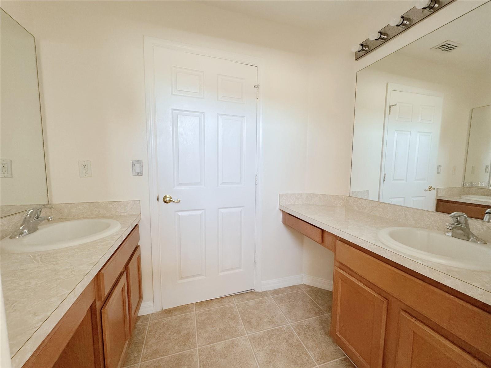 SUMMERPORT PHASE 1 - Residential Lease