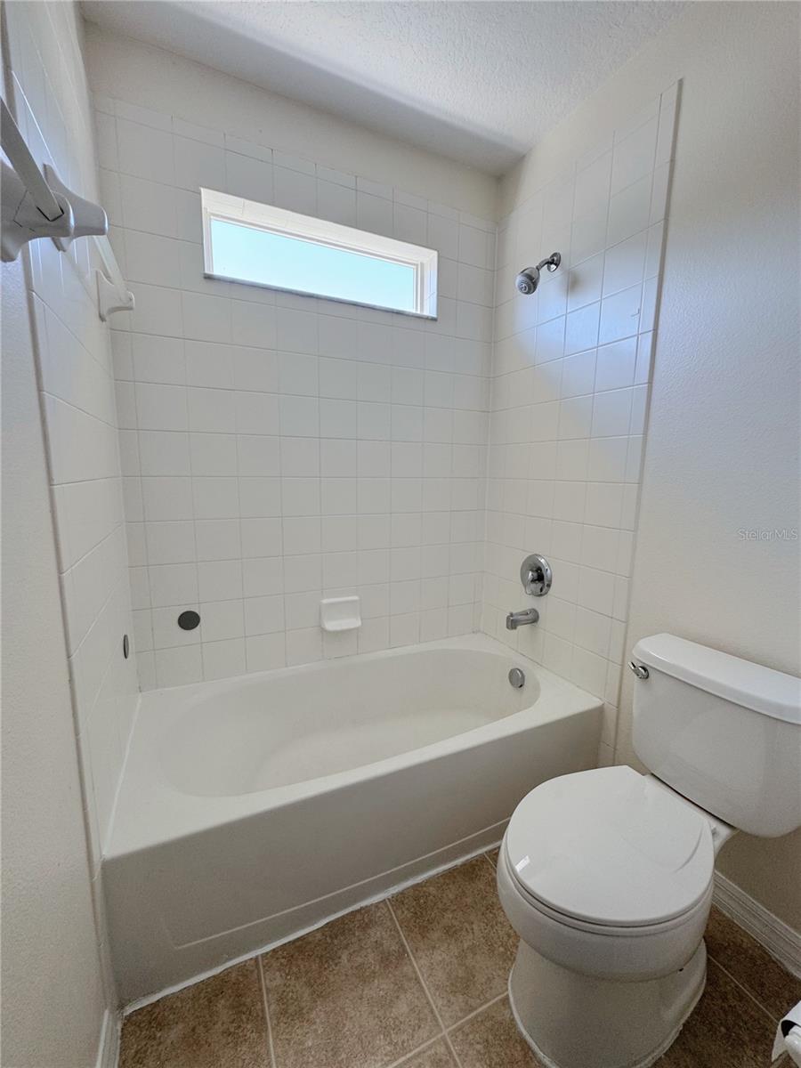 SUMMERPORT PHASE 1 - Residential Lease