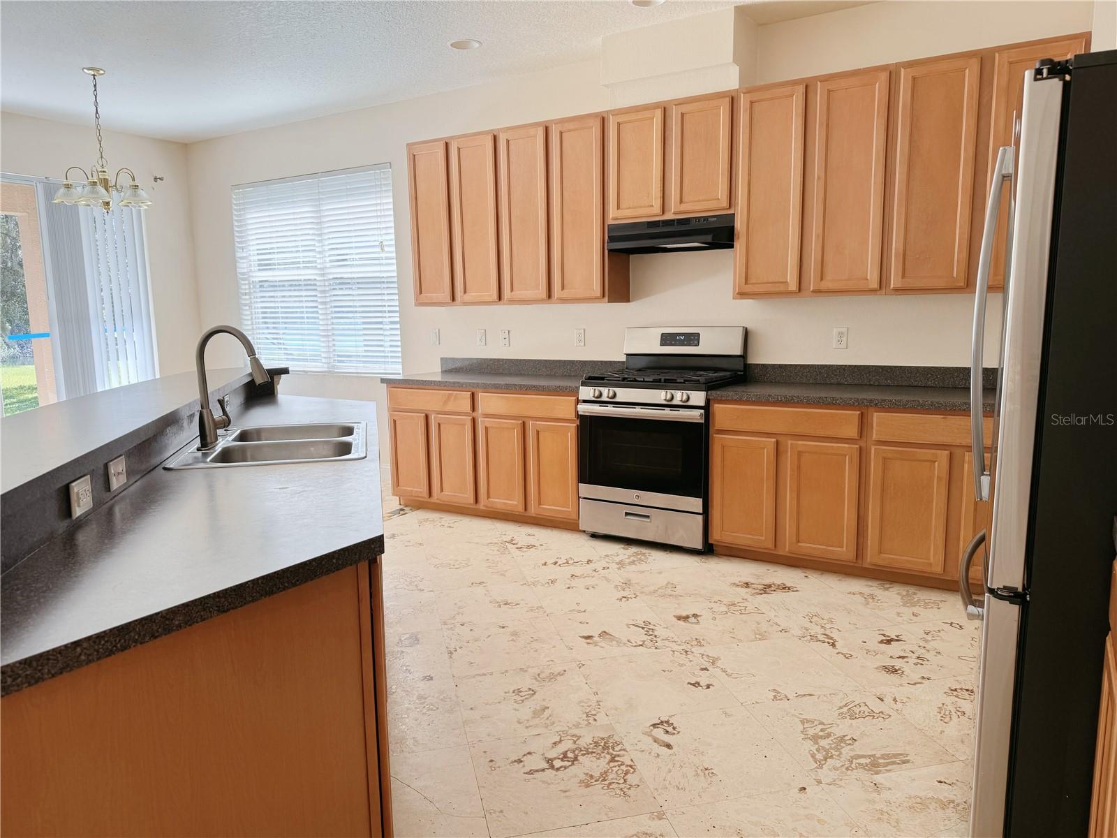 SUMMERPORT PHASE 1 - Residential Lease